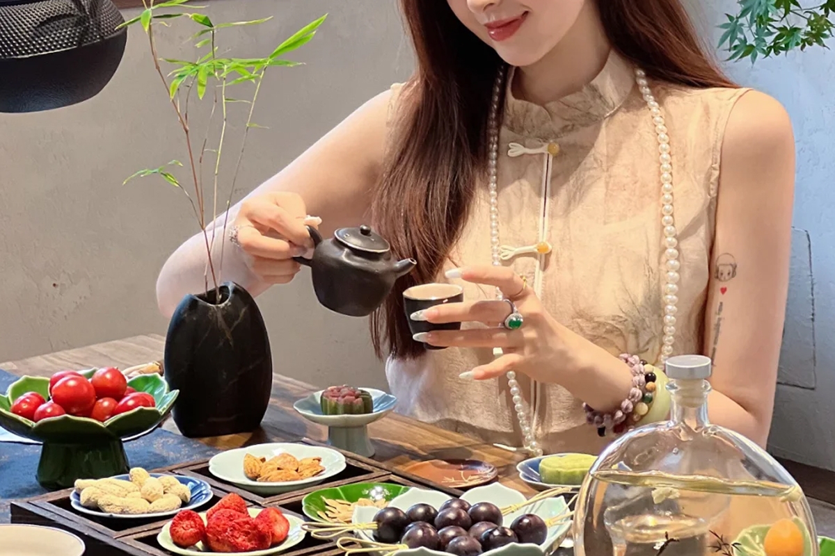 喝茶聊天